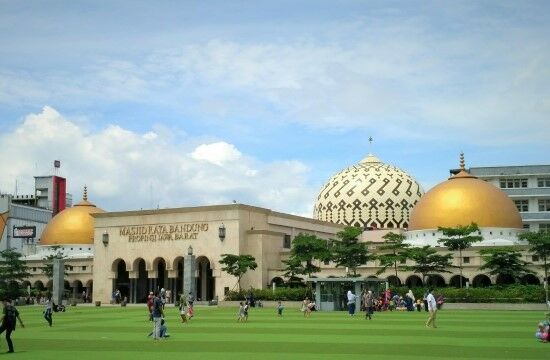 Masjid Raya Bandung 0fb8b