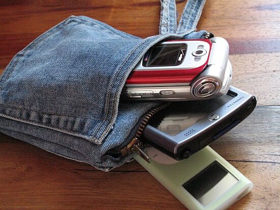 Cara Menyimpan Smartphone Yang Benar 2