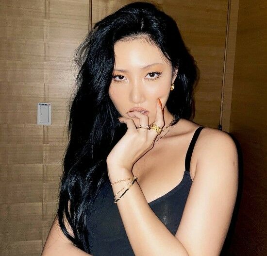 Hwasa Mamamoo 8d5a9