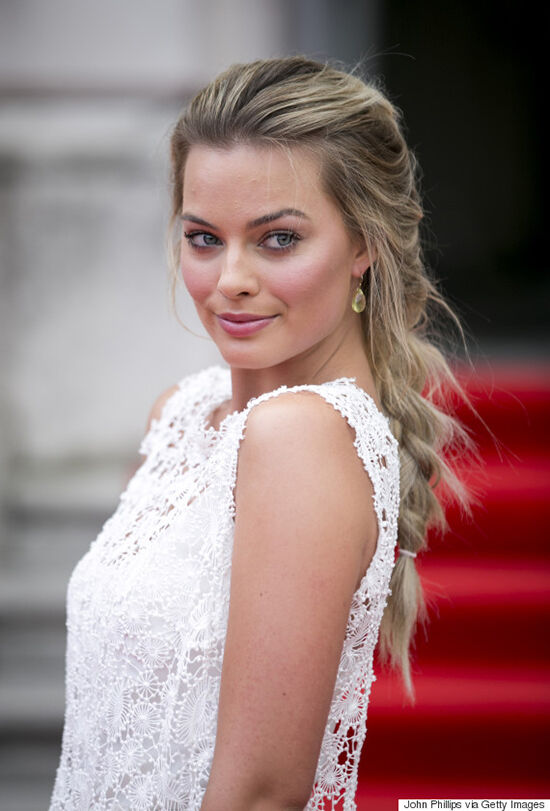 O Margot Robbie About Time 570