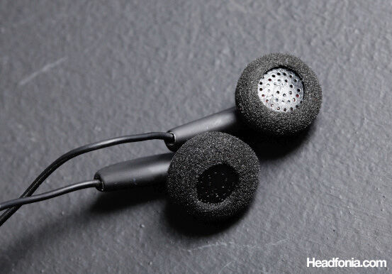 10 Earphone Dengan Bentuk Unik 1