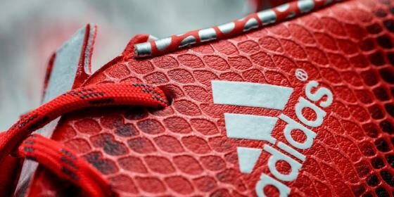 Keren! Inilah 4 Sepatu Sepak Bola Berteknologi Canggih 