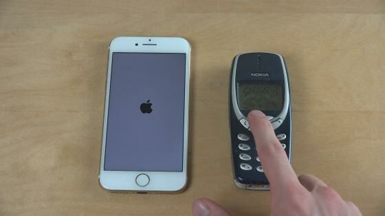 iphone-7-vs-nokia-3310-1