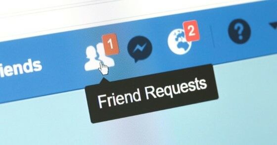 Berteman Dengan Orang Tidak Dikenal C8126