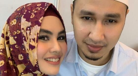 Kartike Putri Istri Ustaz Indonesia 35fa7