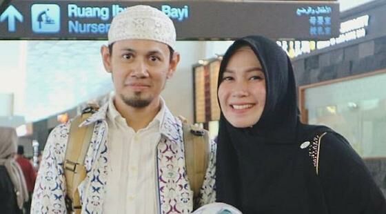 Puput Melati Istri Ustaz Indonesia 324ae