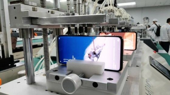 Produksi Gadget Terhambat B8302