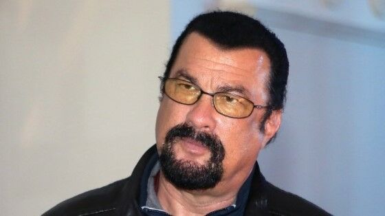 Aktor Jadi Penyanyi Steven Seagal Fa380
