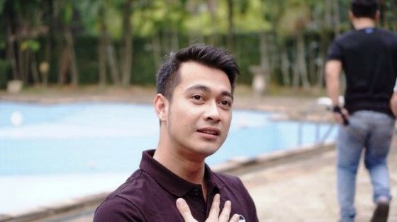 Eza Gionino Artis Indonesia Yang Mendapat Teror C3389