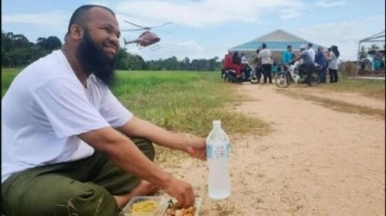 Kisah Inspiratif Pria Yang Dulu Pemulung Sampah Kini Sukses Jadi Sarjana D3f76