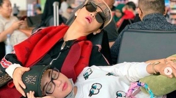 Artis Indonesia Saat Tidur Mangap D5398