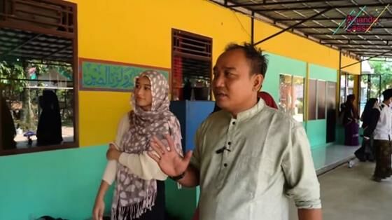 Pesantren Azis Gagap Ece32