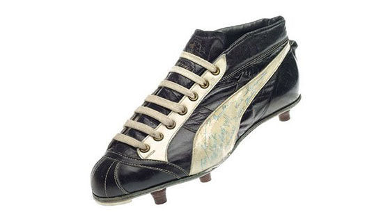 Evolusi Sepatu Sepak Bola 5 D9e5e
