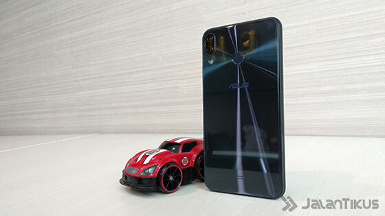 Asus Zenfone 5 Belakang 67c9c