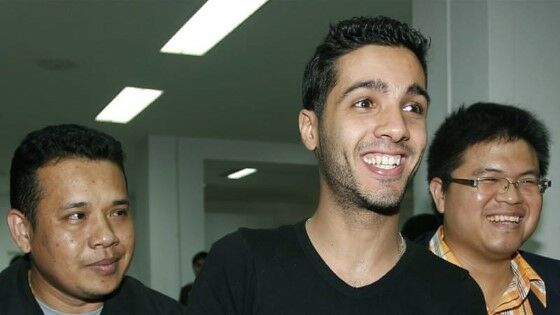 Smiling Hacker 481ca