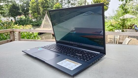 ASUS Vivobook Pro 15 OLED M6500 1 06203