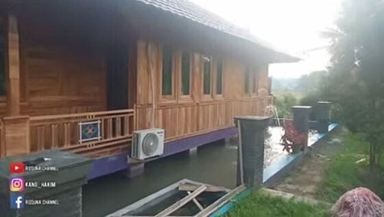 1 Kolam Ikan Be063