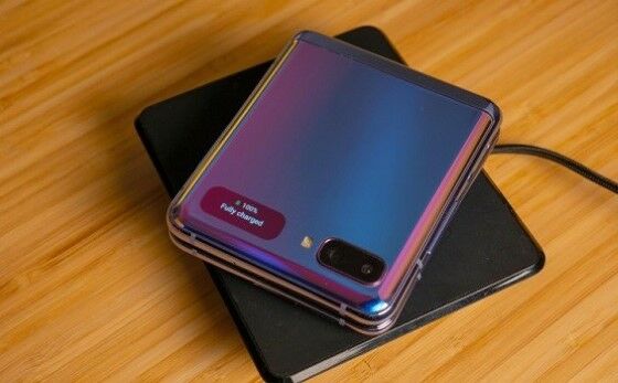 Samsung Galaxy Z Flip - Harga dan Spesifikasi 2020