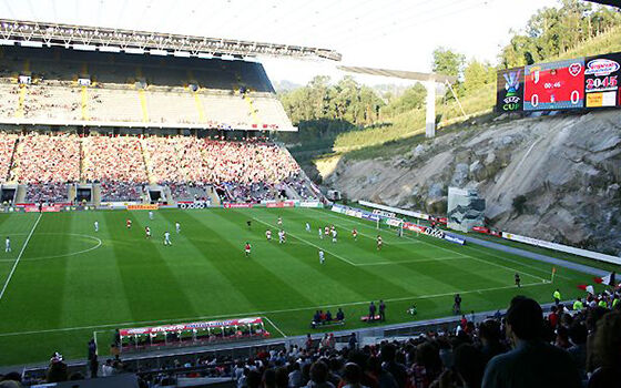 Stadion Sepak Bola Unik Dunia 1 F6cb5