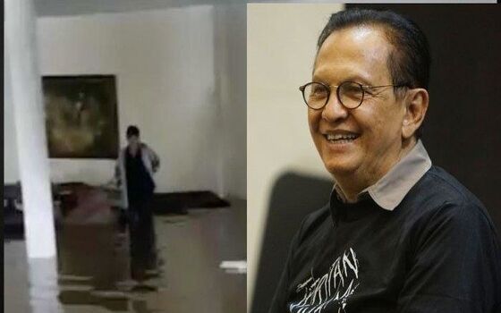 Artis Indonesia Yang Rumah Elitnya Kebanjiran Roy Marten 01003