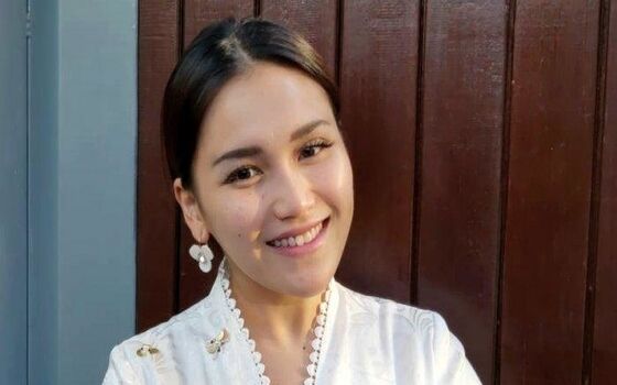 Gaji Pertama Artis Ternama Indonesia Ayu Ting Ting 251f6
