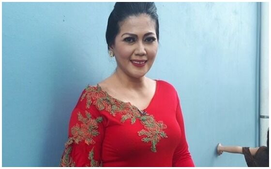 Artis Indonesia Yang Ikonik Dengan Peran Antagonis Helsi Herlinda 7ff45