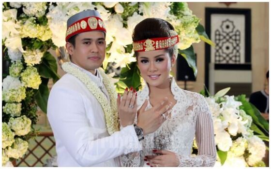 Pernikahan Artis Indonesia Yang Disiarkan Di TV Olla Ramlan Dan Aufar 56dc1