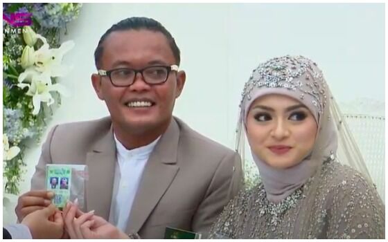 Pernikahan Artis Indonesia Yang Disiarkan Di TV Sule Dan Nathalie Holscher 3cb8f