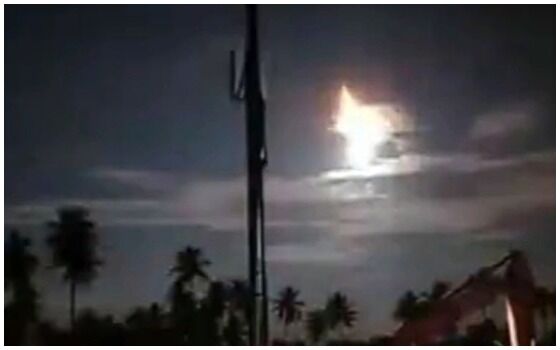 Meteor Jatuh Di Sulawesi Da04b