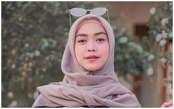 Artis Indonesia Yang Beralih Profesi Jadi YouTuber Ria Ricis 3105f