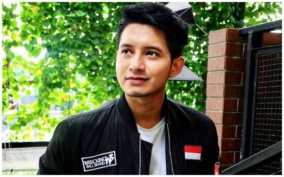 Artis Indonesia Yang Pernah Jadi Buruh Chand Kelvin 3dd49