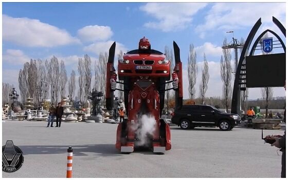 Penampakan Robot Transformers Di Dunia Nyata Foto Di Jalanan Bff32