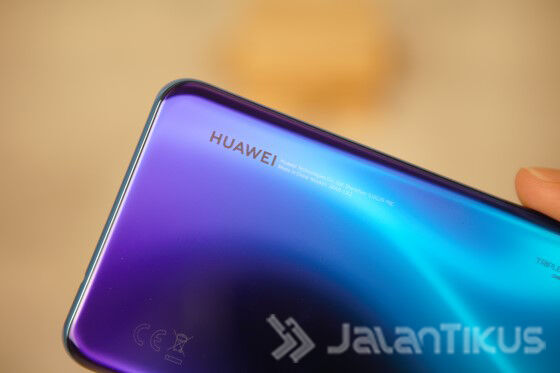 Review Huawei P30 Lite Body Belakng F51ab