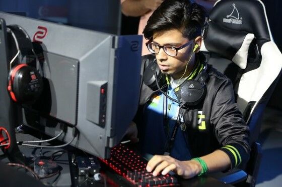 Gamer Profesional Yang Curang 1 Bf3b0