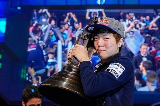 Bahaya Fenomena Judi Dalam Dunia ESports Lee Seung Hyun 068f1