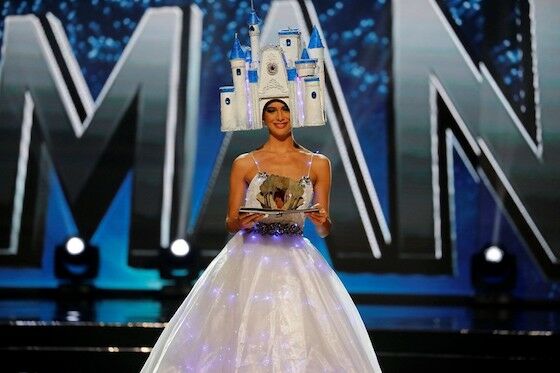 Kostum Tradisional Miss Universe B93f3
