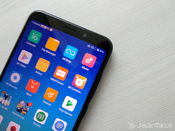 Layar Xiaomi Redmi 5 Plus 02b24