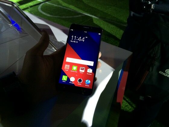 Smartphone Sepak Bola 093