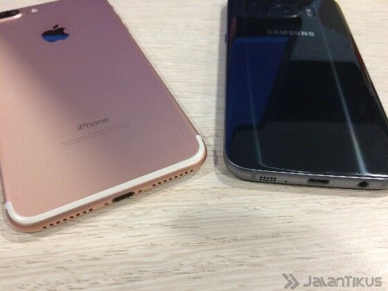 12 Iphone Vs Samsung
