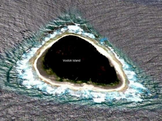 Netizen Dihebohkan Dengan Gambar Pulau Black Hole C5df0