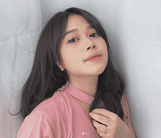 Penyanyi Brisia 200407085619 455 B935e