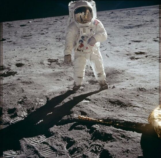 Foto Ikonik Buzz Aldrin Di Bulan A33a5