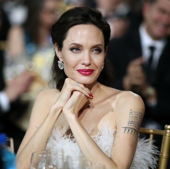 Aktris Hollywood Pelakor Angelina Jolie 6a6d5