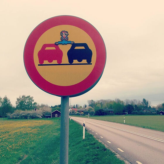 Aksi Vandalisme Pixel Art 13