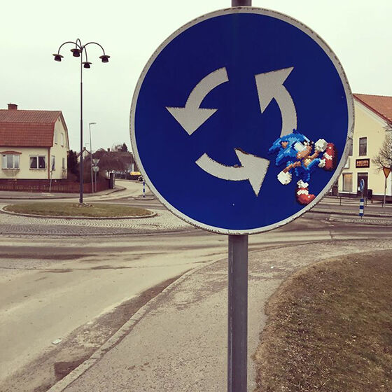 Aksi Vandalisme Pixel Art 22