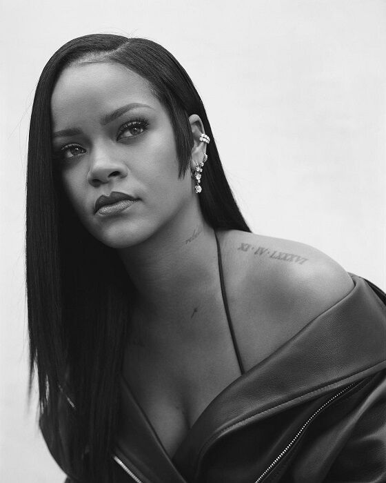Rihanna Ee344
