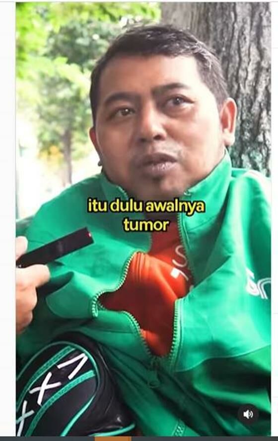Kisah Pilu Bapak Ojol Kenakan Dua Jaket Ffac6