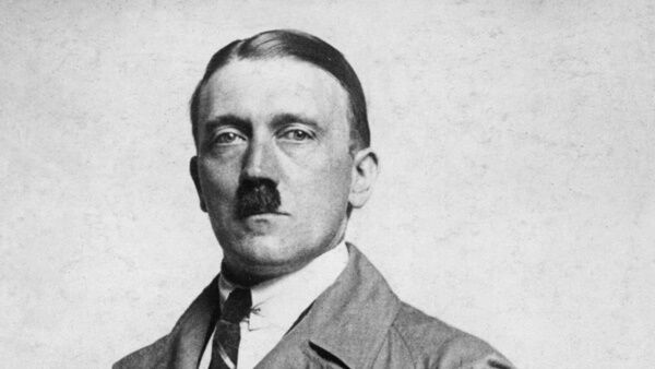 Cita-Cita Adolf Hilter Adalah Pelukis