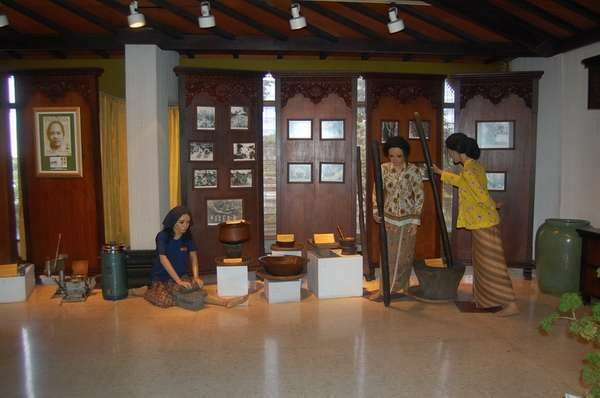 Wisata Sejarah Di Semarang Airy Rooms 7