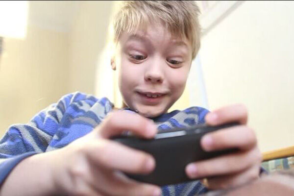 Anak Kecanduan Main Game A7b07